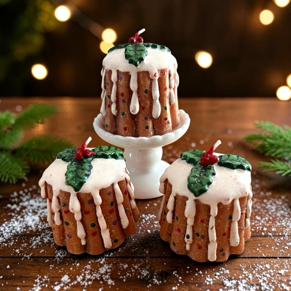 Mini Christmas Cake Candle Set of 3 w/ Icing Holly + White Pedestal Stand